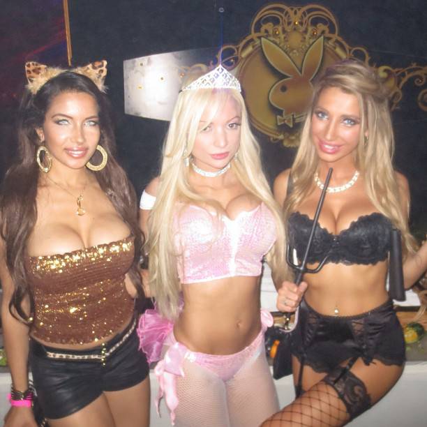 playboy-mansion-2013-halloween-party-70
