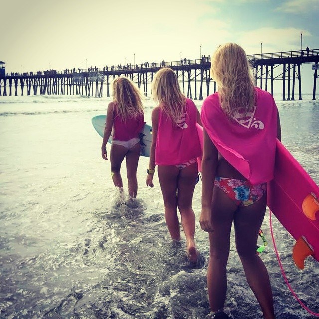 as-melhores-imagens-do-supergirl-pro-surf-contest-20148