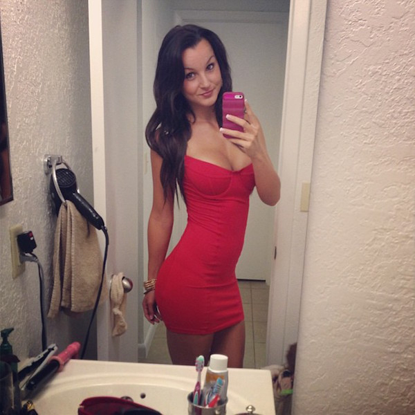 tight-dresses-go-hand-in-hand-with-the-weekend-39