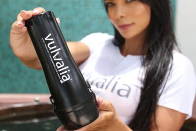 VULVALIA: O APARELHO MASTURBADOR MASCULINO ULTRARREALÍSTICO!